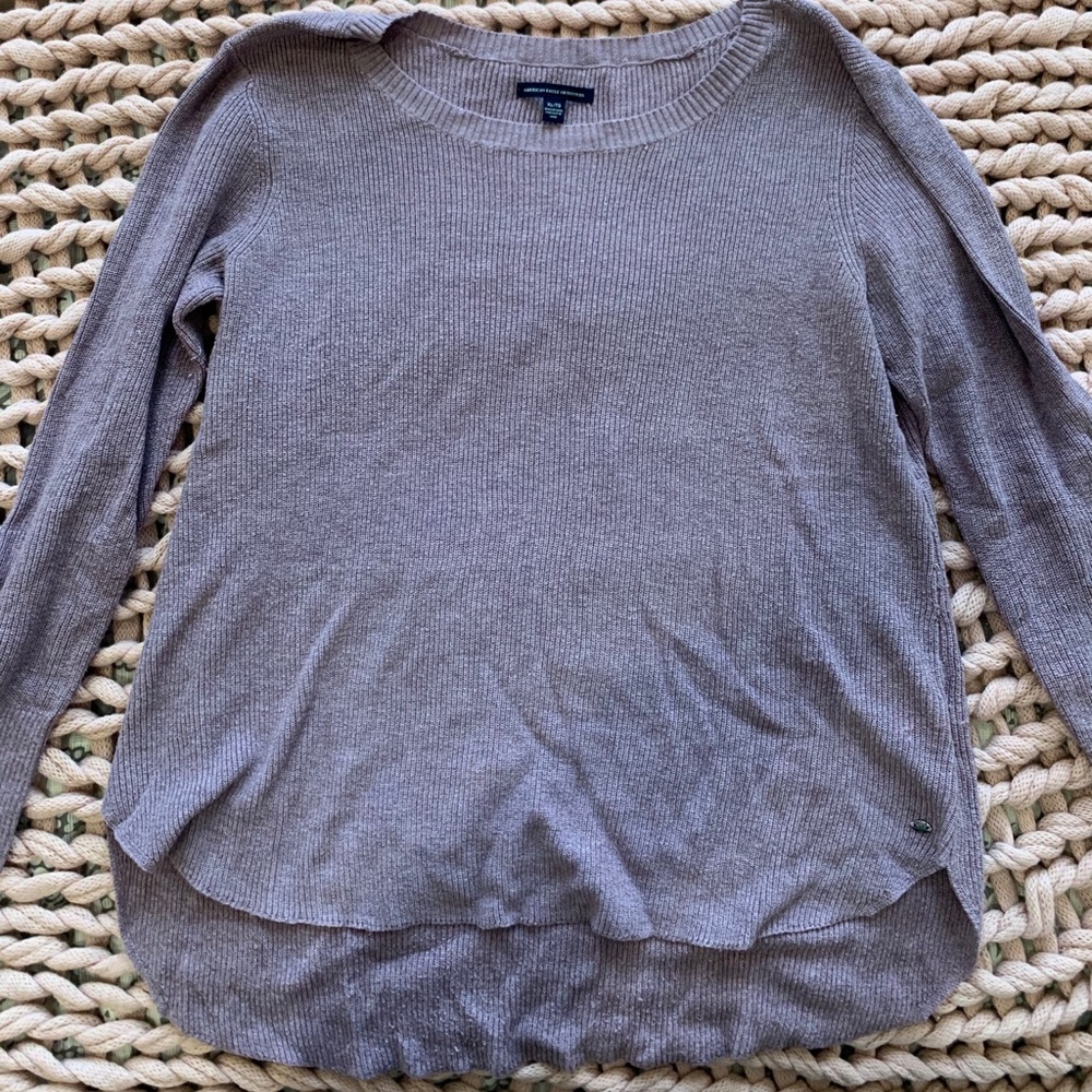 Lightweight lilac American Eagle sweater
